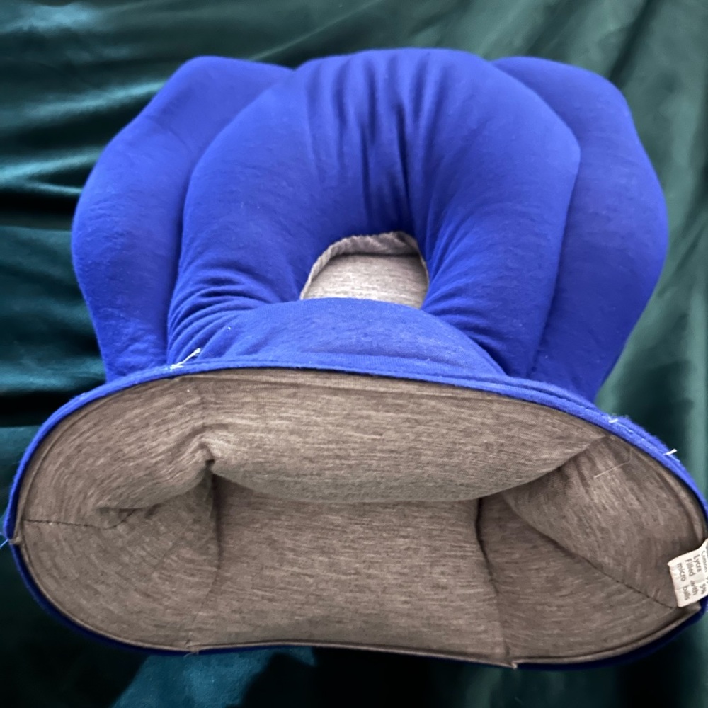 Ostrich Pillow as seen on Popular TV and Free People Catalouge.